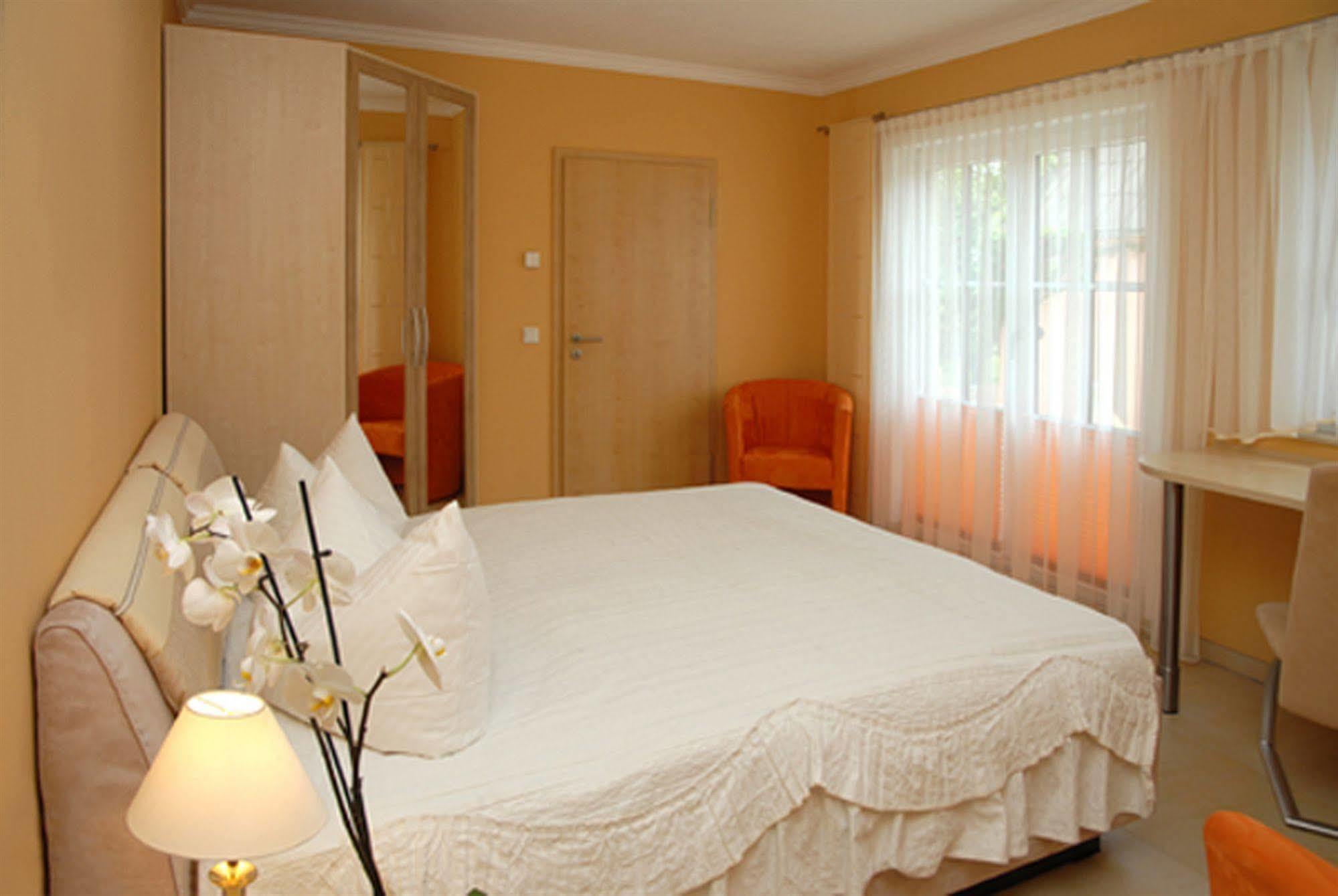 Hotel "Pension Marlis" Garni Reichenberg  Exteriör bild